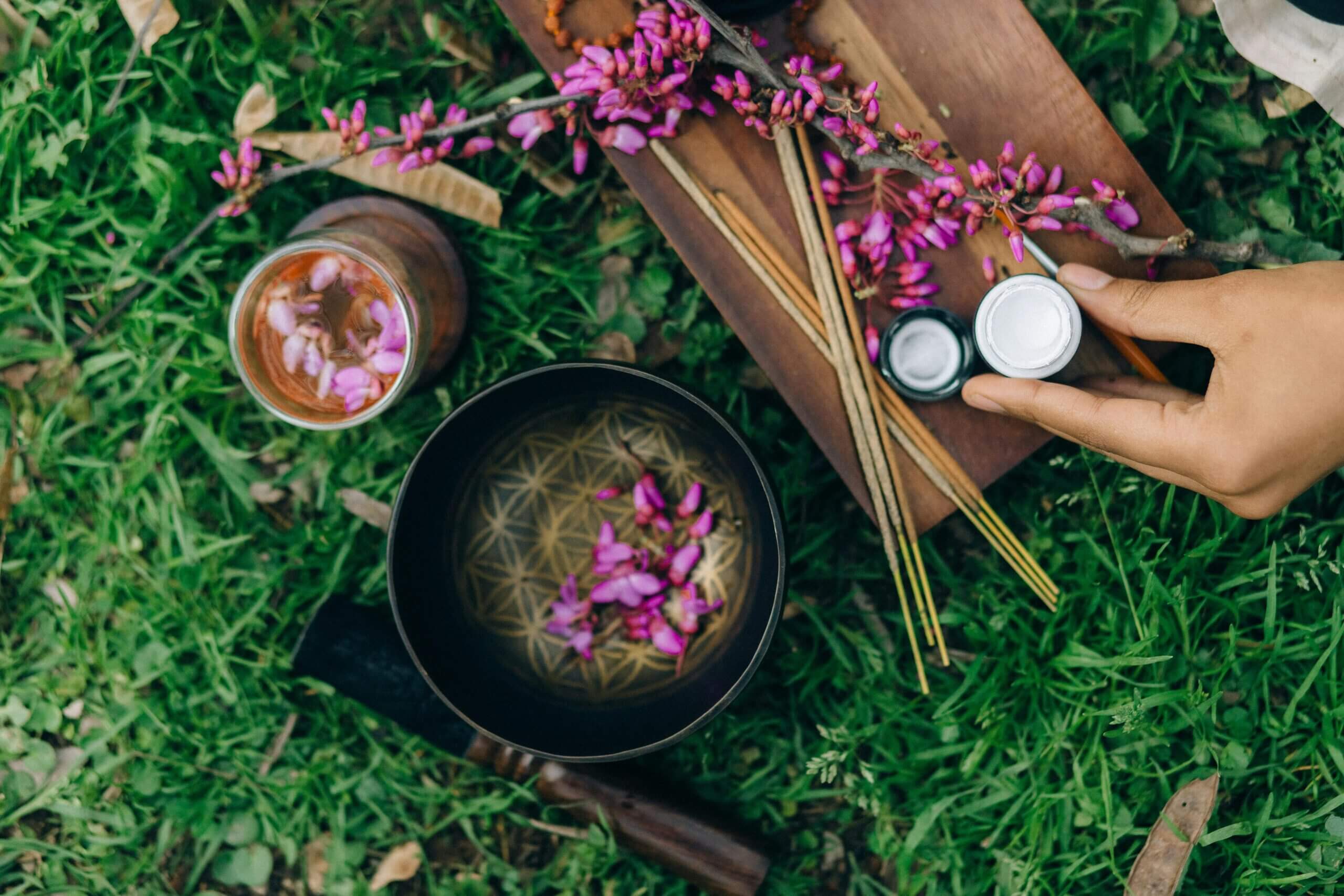 how to use a singing bowl for meditation